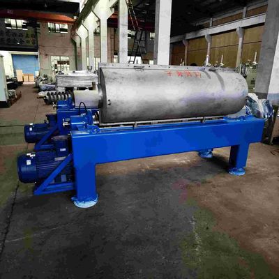 132kW η καράφα υποβάλλει τη λάσπη πετρελαίου λάσπης διατρήσεων 1500rpm σε φυγοκέντρωση