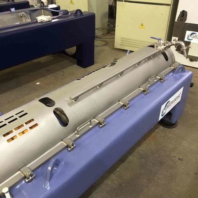Το συνεχές τριφασικό φαρμακευτικό είδος 4000rpm υποβάλλει τη μηχανή ISO9001 σε φυγοκέντρωση