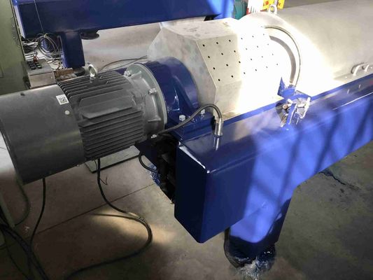 3200rpm η τριφασική απομακρύνοντας το νερό καράφα λάσπης υποβάλλει οριζόντιο συνεχή σε φυγοκέντρωση