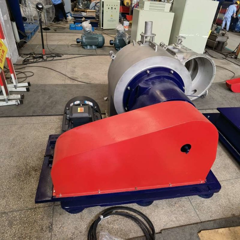 Η οριζόντια οθόνη σκουληκιών 2500rpm υποβάλλει 450mm αυτόματα σε φυγοκέντρωση για το χλωριούχο νάτριο